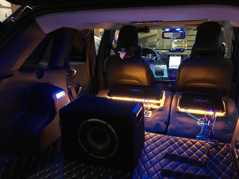 汕頭星悅汽車音響改裝店自由光改裝前聲場(chǎng)雙胞胎2套法國勁浪烏托邦NO7三分頻（5分頻）帶您體驗(yàn)不一樣的音效骨灰級(jí)的燒友挑剔的“金耳朵”也是夠滿足