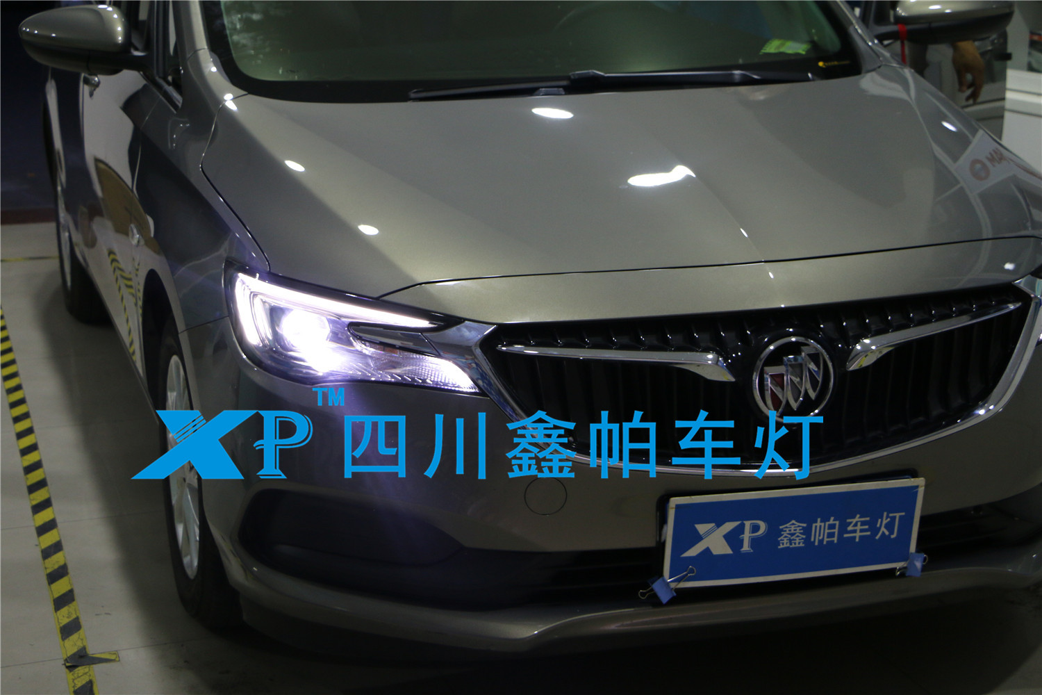 成都改燈哪里好，成都鑫帕車燈別克GL8大燈升級智能LED年審無憂