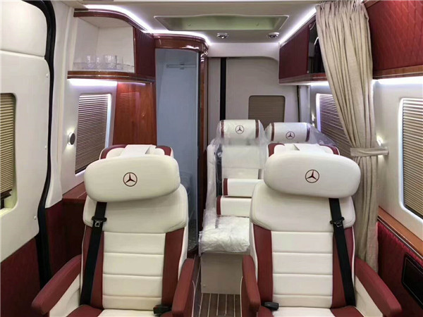 奔馳凌特房車內(nèi)飾改裝