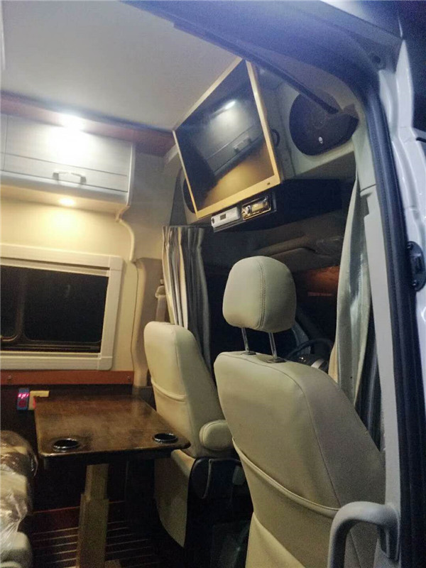 大通房車內(nèi)飾改裝B型