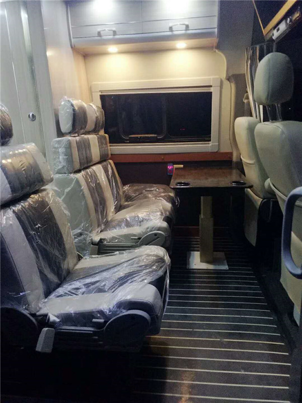 大通房車內(nèi)飾改裝B型