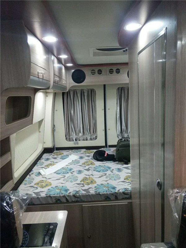 大通房車內(nèi)飾改裝B型