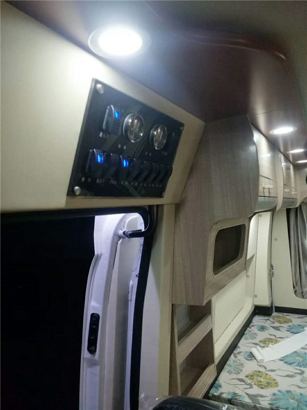 大通房車內(nèi)飾改裝B型