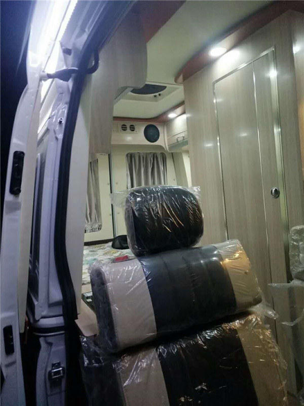 大通房車內(nèi)飾改裝B型