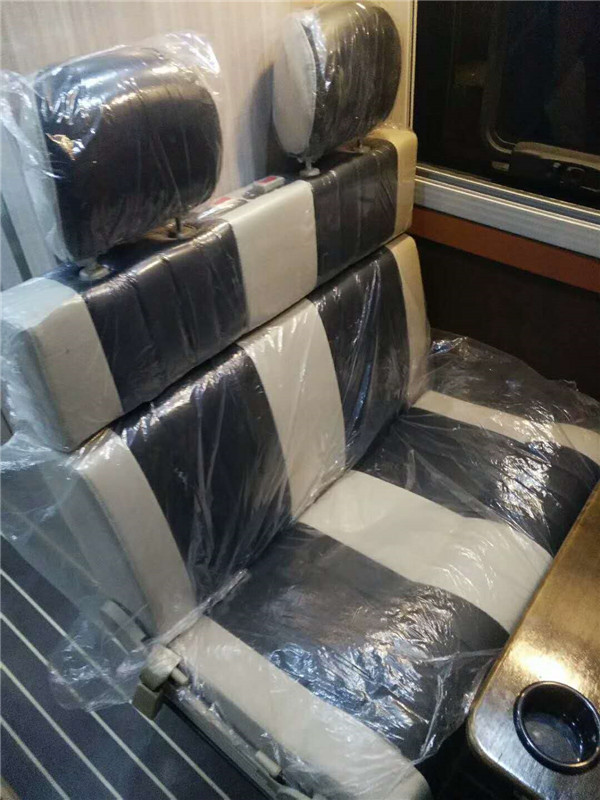 大通房車內(nèi)飾改裝B型