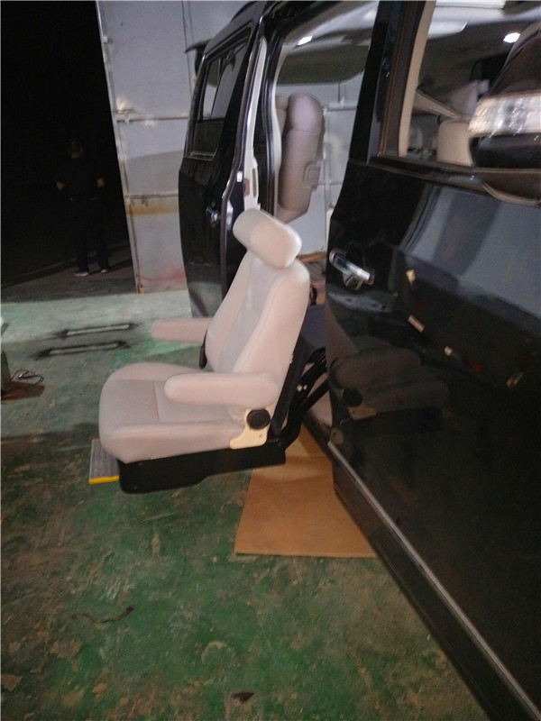 瑞風商務(wù)車福祉座椅改裝