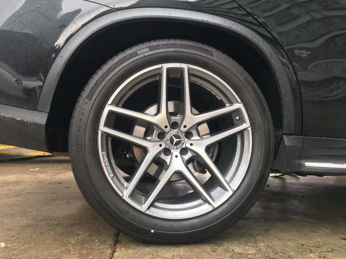 奔馳，換 原裝 AMG ?  21寸 完工！