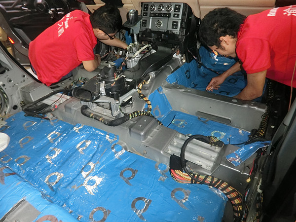 重慶汽車音響改裝哪家好？重慶渝大昌路虎攬勝全車隔音降噪安博士藍鉆汽車隔音吸音棉改裝