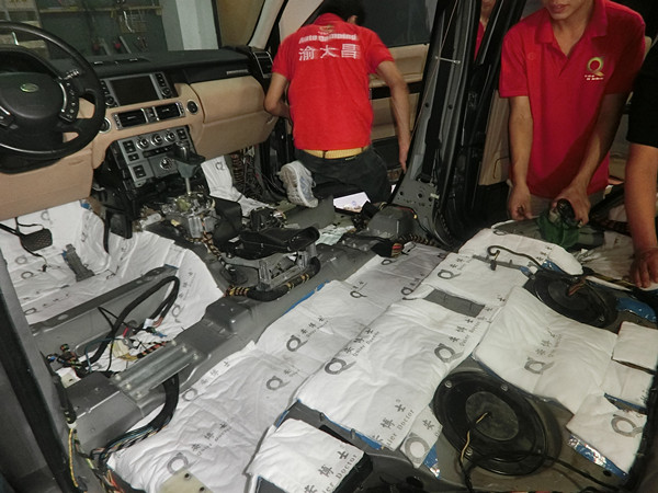 重慶汽車音響改裝哪家好？重慶渝大昌路虎攬勝全車隔音降噪安博士藍鉆汽車隔音吸音棉改裝