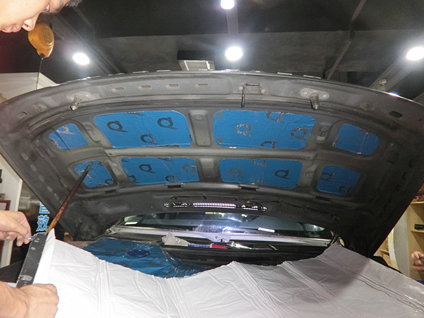 重慶汽車音響改裝哪家好？重慶渝大昌路虎攬勝全車隔音降噪安博士藍鉆汽車隔音吸音棉改裝