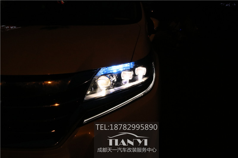 成都車燈改裝店本田艾力紳改燈遠(yuǎn)光鹵素?zé)羯?jí)米石LED雙光透鏡