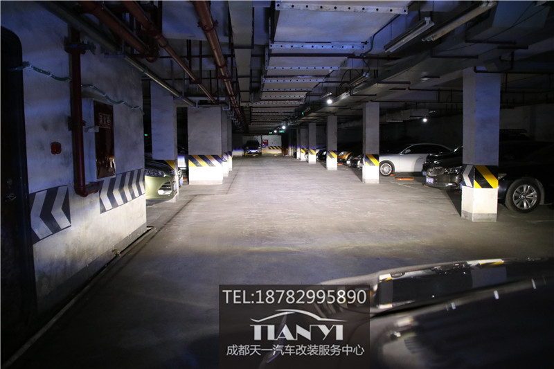 成都車燈改裝店本田艾力紳改燈遠(yuǎn)光鹵素?zé)羯?jí)米石LED雙光透鏡