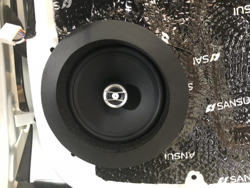 汕頭星悅汽車音響榮威RX5汽車音響改裝隔音升級(jí)前后門喇叭加裝低音炮星悅音響優(yōu)惠套餐