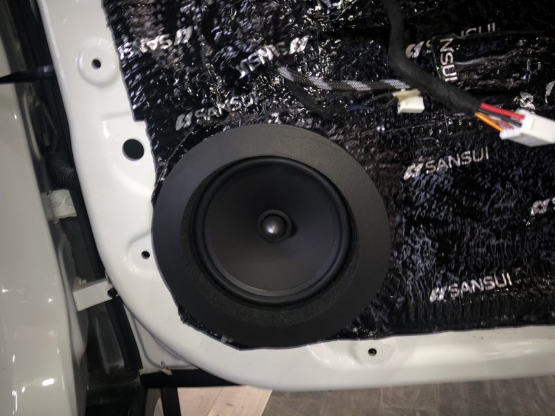 汕頭星悅汽車音響榮威RX5汽車音響改裝隔音升級(jí)前后門喇叭加裝低音炮星悅音響優(yōu)惠套餐