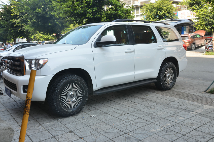 豐田紅杉 18寸網紅款鍛造輪轂 裝車 私人定制