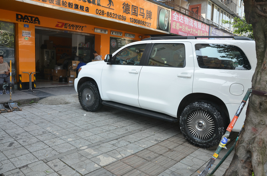 豐田紅杉 18寸網紅款鍛造輪轂 裝車 私人定制