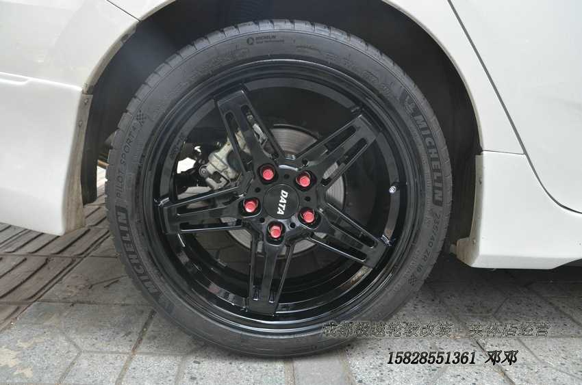 本田思域 定制18寸鍛造輪轂裝車