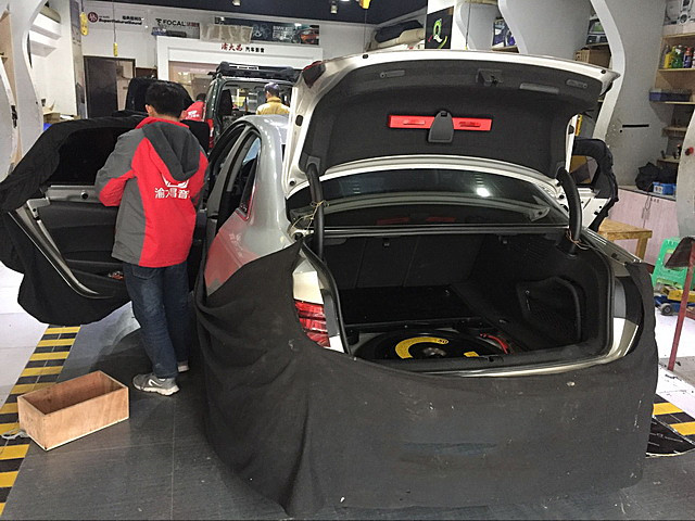 奧迪A4L汽車音響改裝德國零點意大利史泰格三分頻喇叭DSP處理器功放 重慶渝大昌