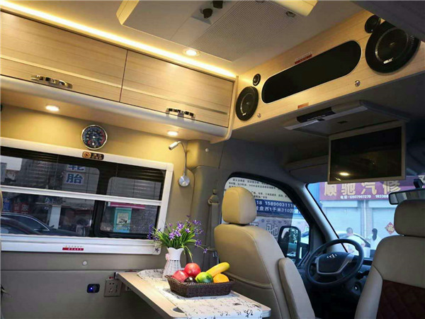 大通B型房車內(nèi)飾改裝