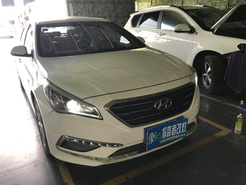 新鄉(xiāng)長城H8改裝雙光透鏡探路者改燈專業(yè)汽車燈光升級