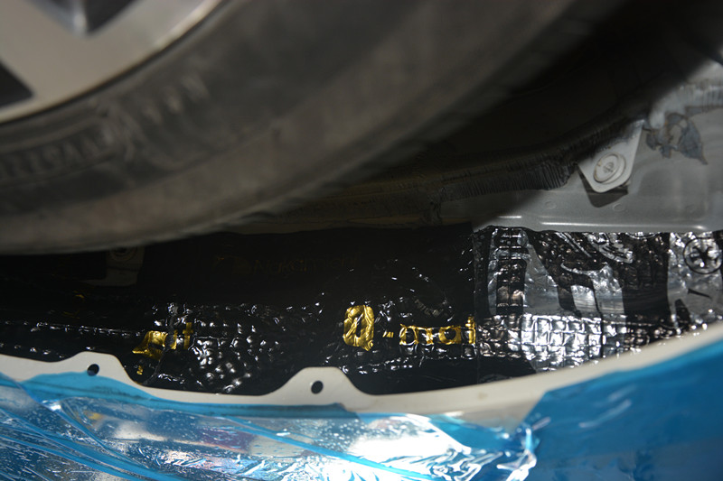 唐山汽車隔音改裝哪家好—豐田阿爾法部位隔音改裝