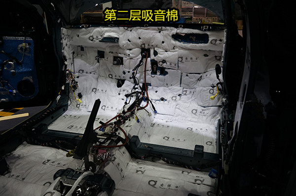 鈴木雨燕汽車音響改裝之拆儀表臺防火墻頂棚全車隔音安博士降噪 重慶渝大昌