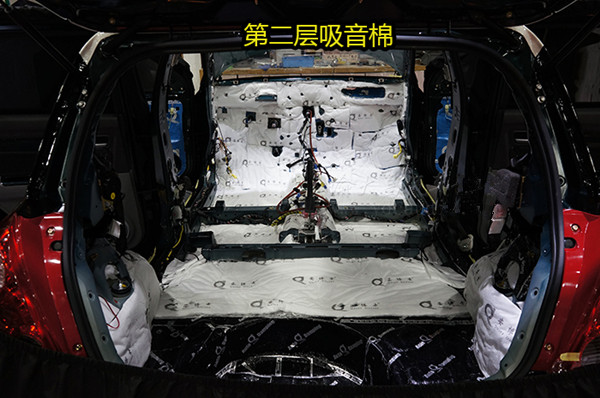鈴木雨燕汽車音響改裝之拆儀表臺防火墻頂棚全車隔音安博士降噪 重慶渝大昌