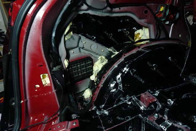 擺脫劣質(zhì)異味隔音，保時捷卡宴GTS汽車全車隔音改裝安博士隔音 重慶渝大昌汽車音響