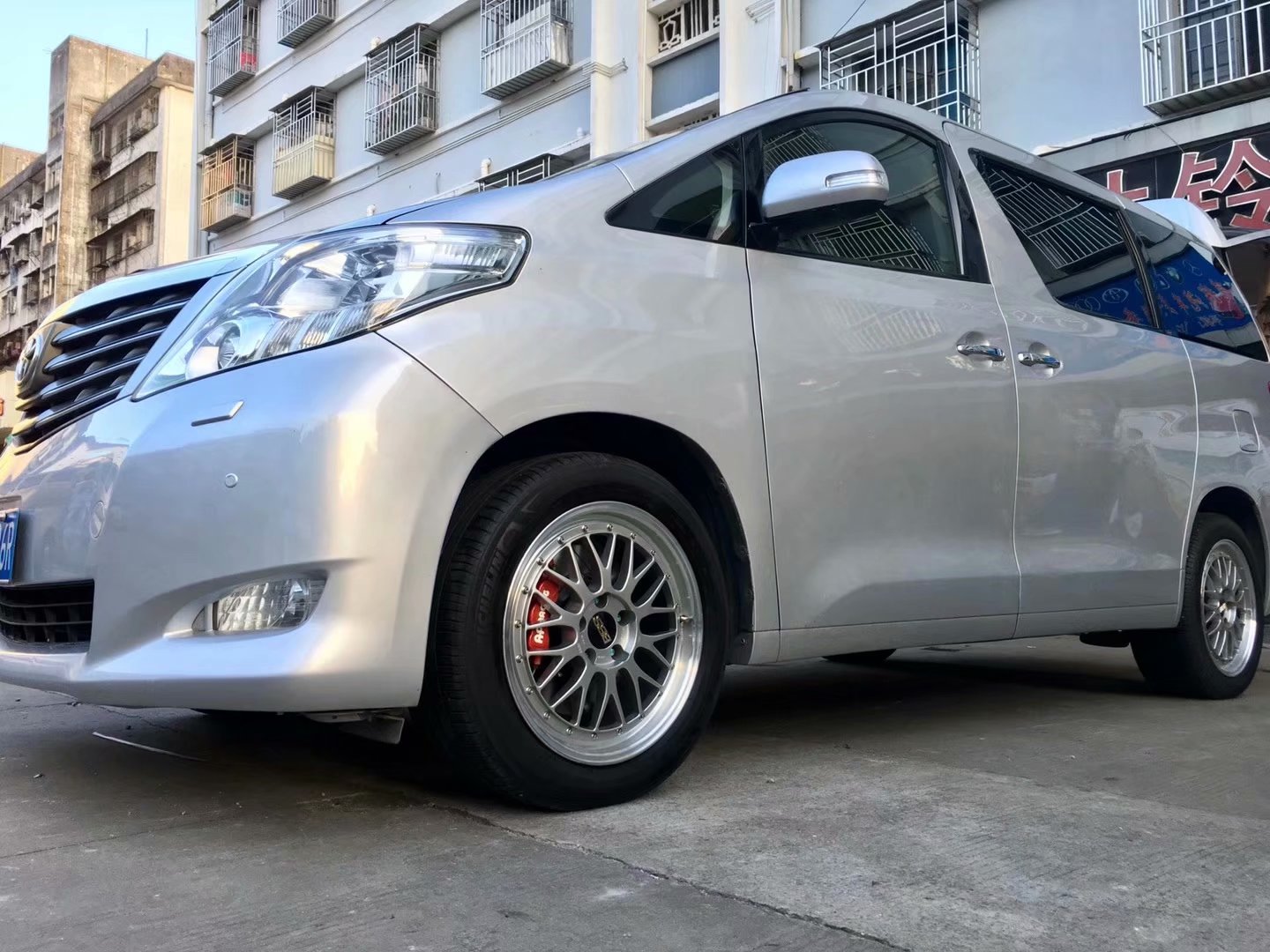 埃爾法，換 BBS  LM  18寸 完工！