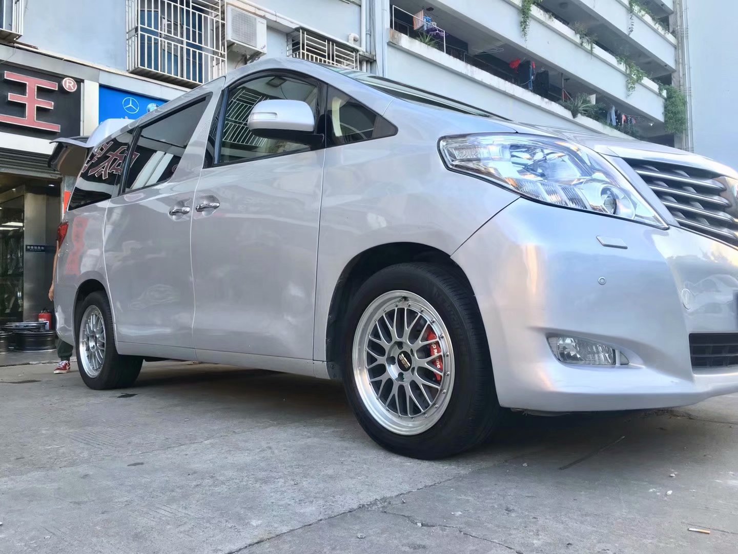埃爾法，換 BBS  LM  18寸 完工！