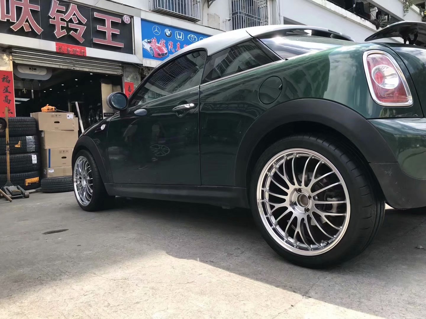 迷你，換全新 RAYS 18寸 完工 ！