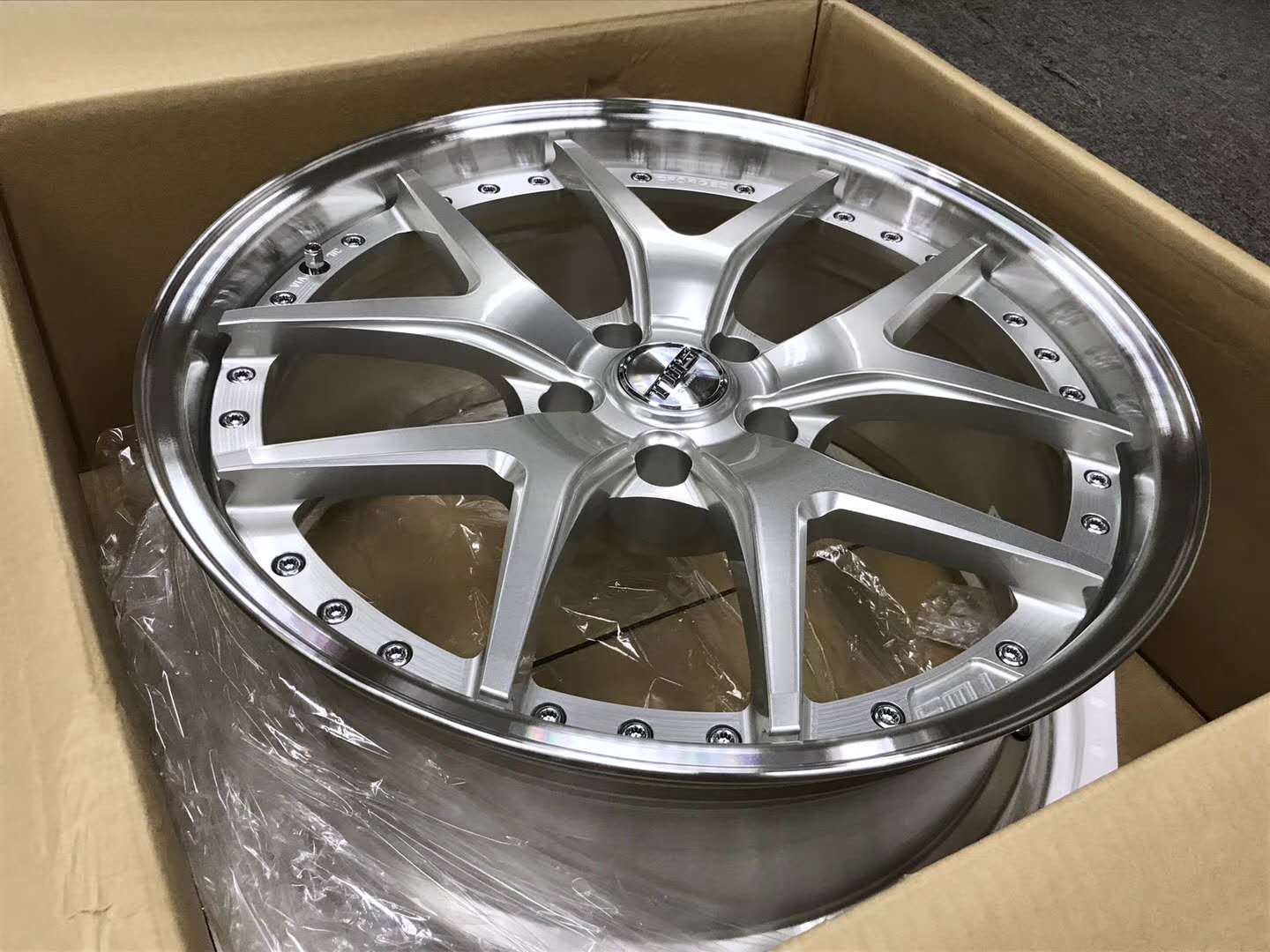 鍛榮舍TWS 205S  純正頂級(jí)兩片式鍛造  全新現(xiàn)貨 19寸 5x114.3