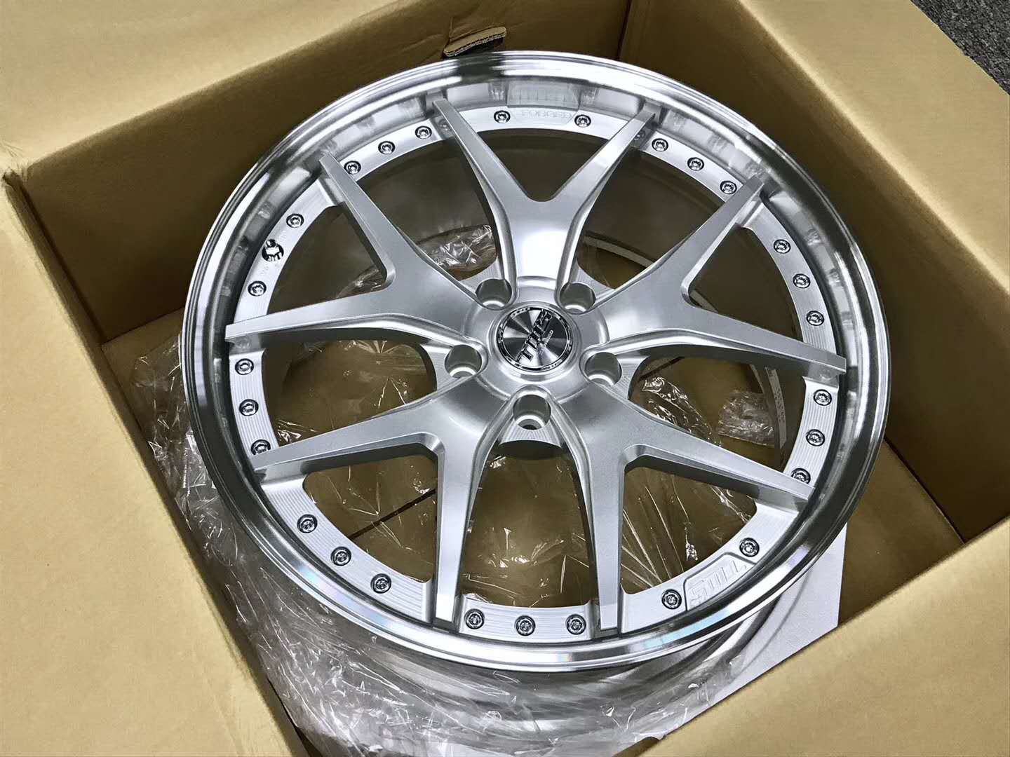 鍛榮舍TWS 205S  純正頂級(jí)兩片式鍛造  全新現(xiàn)貨 19寸 5x114.3