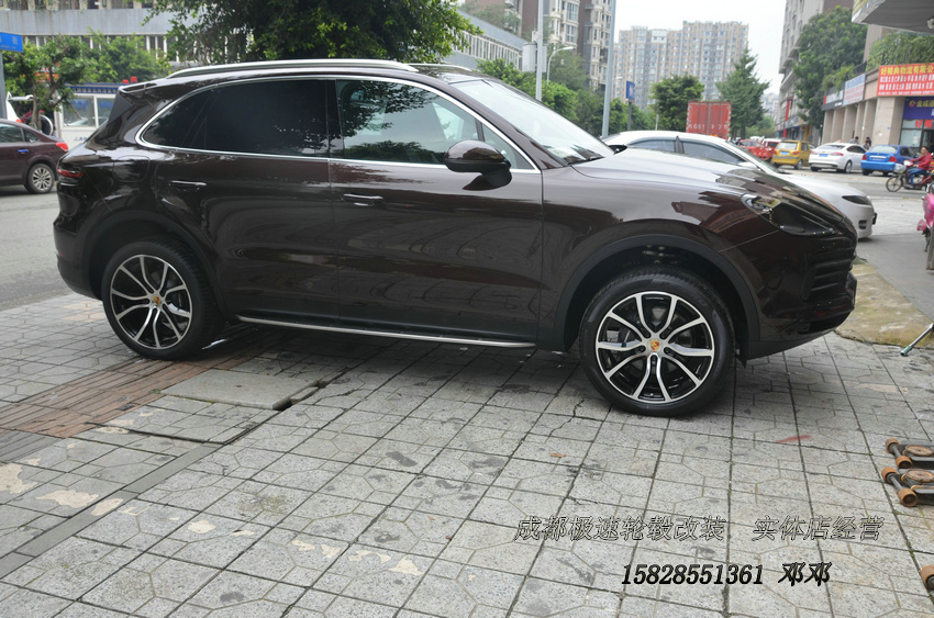 2018款卡宴 定制21寸鍛造輪轂裝車達(dá)成 成都鄧鄧