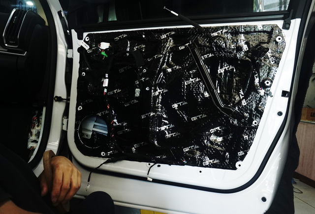 重慶汽車(chē)音響改裝哪家好？重慶渝大昌比亞迪唐汽車(chē)音響改裝瑞典卓美和意大利史泰格喇叭DSP功放低音
