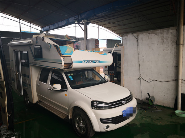 C型房車大額頭修復(fù)改裝