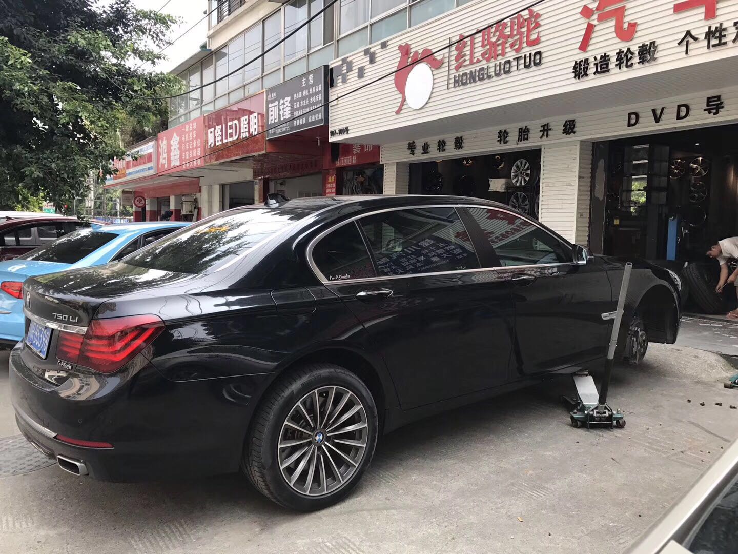 寶馬750 更換 新款7系鍛造輪轂鋼圈 成都輪轂店