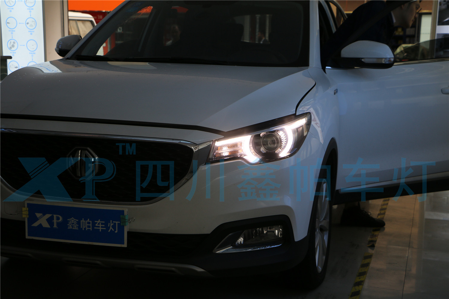 名爵ZS改裝雙光透鏡氙氣燈改裝案例LED日行燈鑫帕車燈