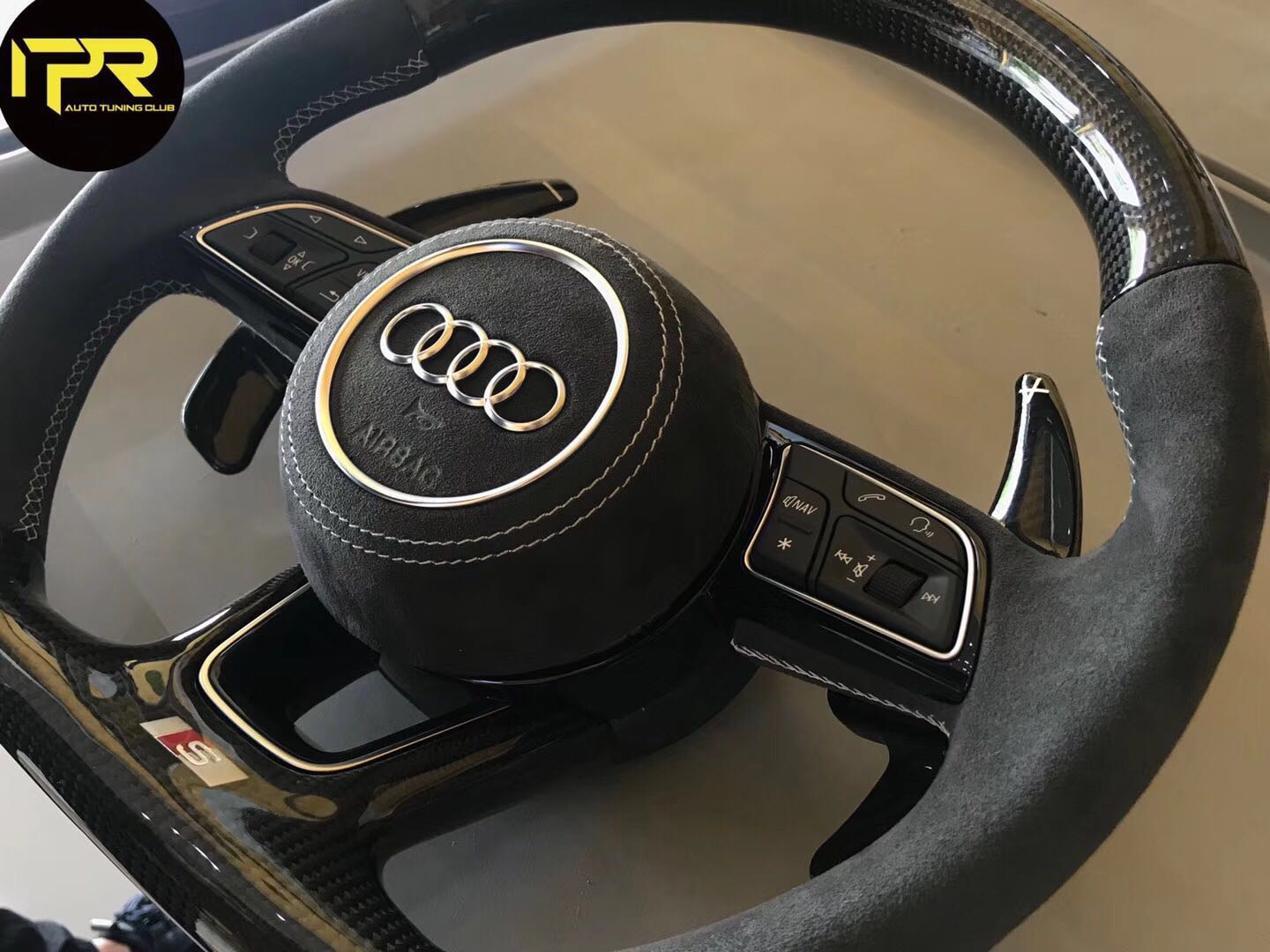 個性定制炭纖維翻毛皮方向盤