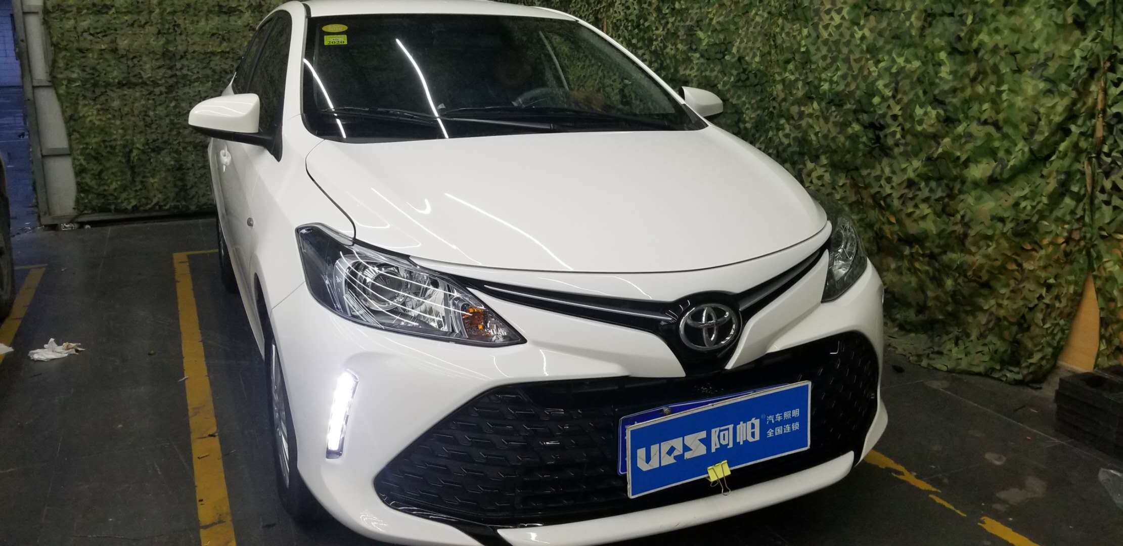 新鄉(xiāng)豐田威馳改裝汽車(chē)大燈探路者改燈專(zhuān)業(yè)汽車(chē)燈光升級(jí)