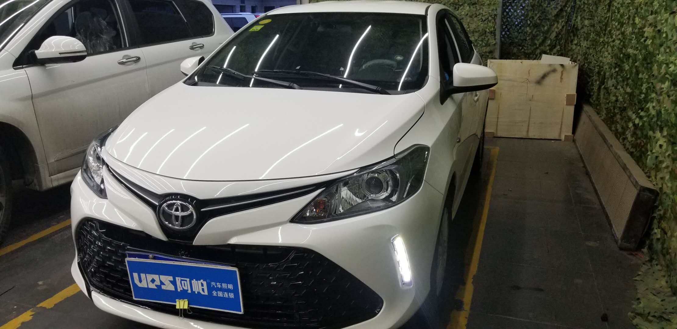 新鄉(xiāng)豐田威馳改裝汽車(chē)大燈探路者改燈專(zhuān)業(yè)汽車(chē)燈光升級(jí)