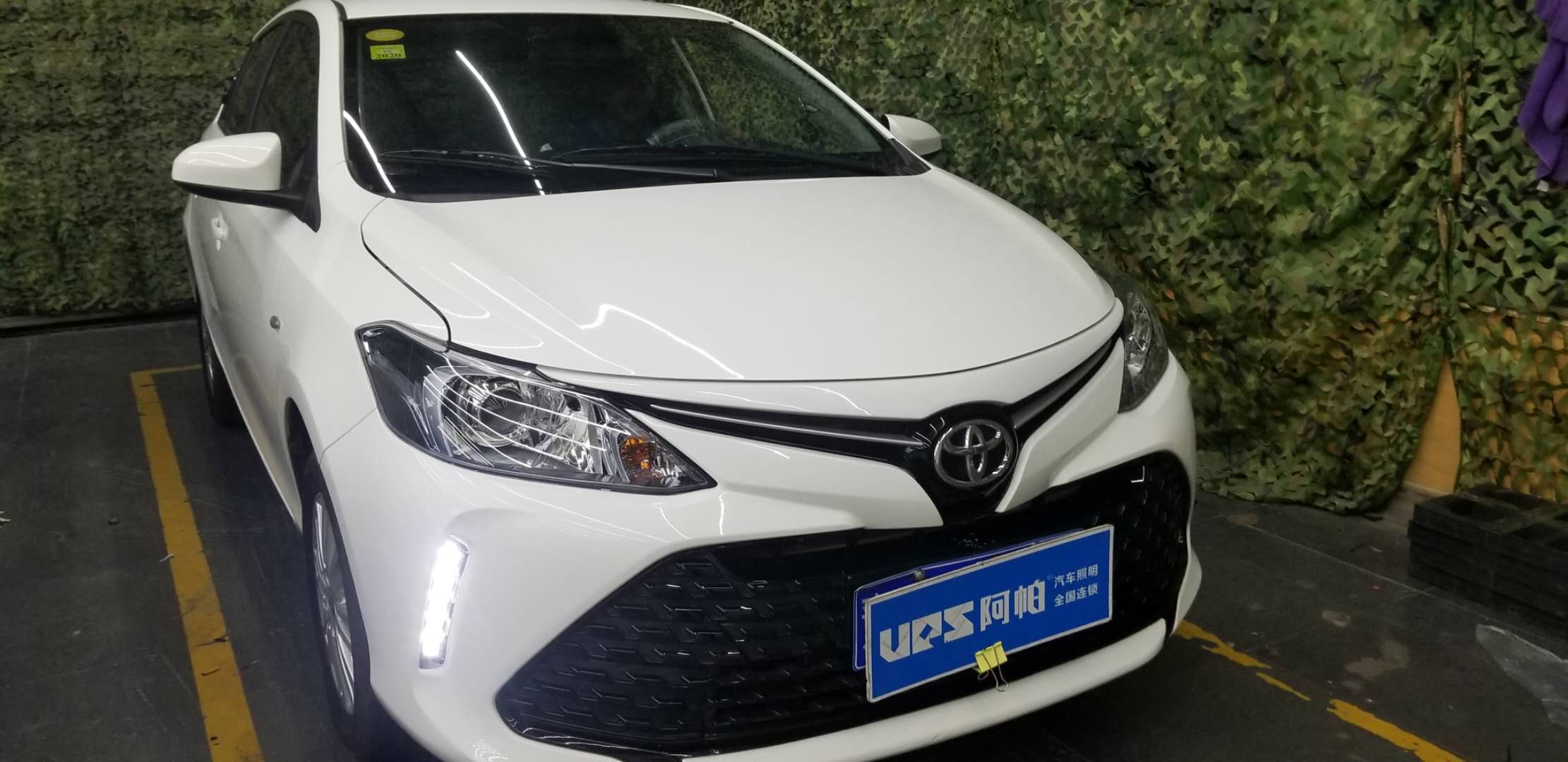 新鄉(xiāng)豐田威馳改裝汽車(chē)大燈探路者改燈專(zhuān)業(yè)汽車(chē)燈光升級(jí)