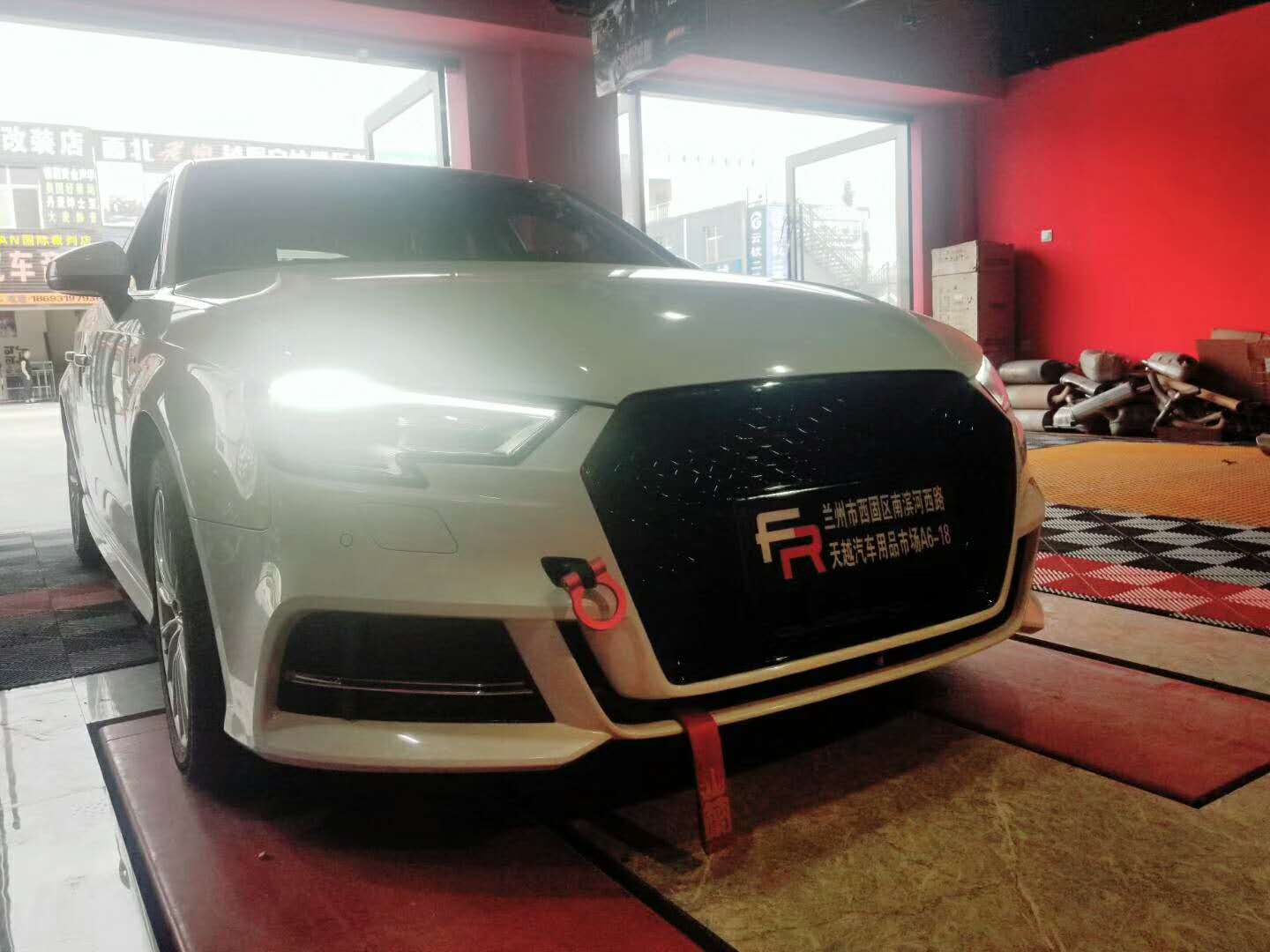 奧迪A3改RS3款蜂窩中網(wǎng) 讓你的愛車從此不在低調(diào)