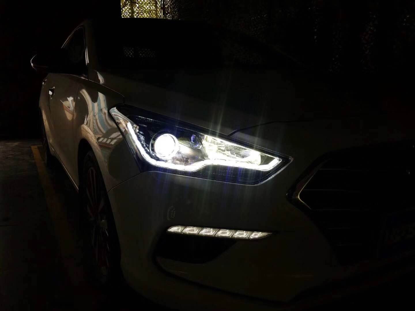 新鄉(xiāng)車燈該轉(zhuǎn)名圖大燈改裝探路者改燈專業(yè)改裝大燈