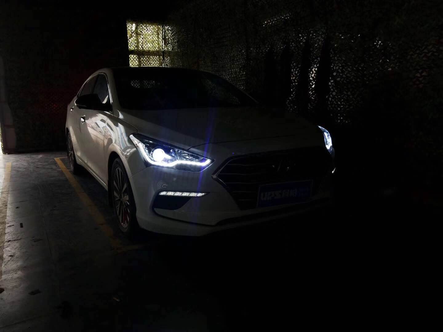 新鄉(xiāng)車燈該轉(zhuǎn)名圖大燈改裝探路者改燈專業(yè)改裝大燈