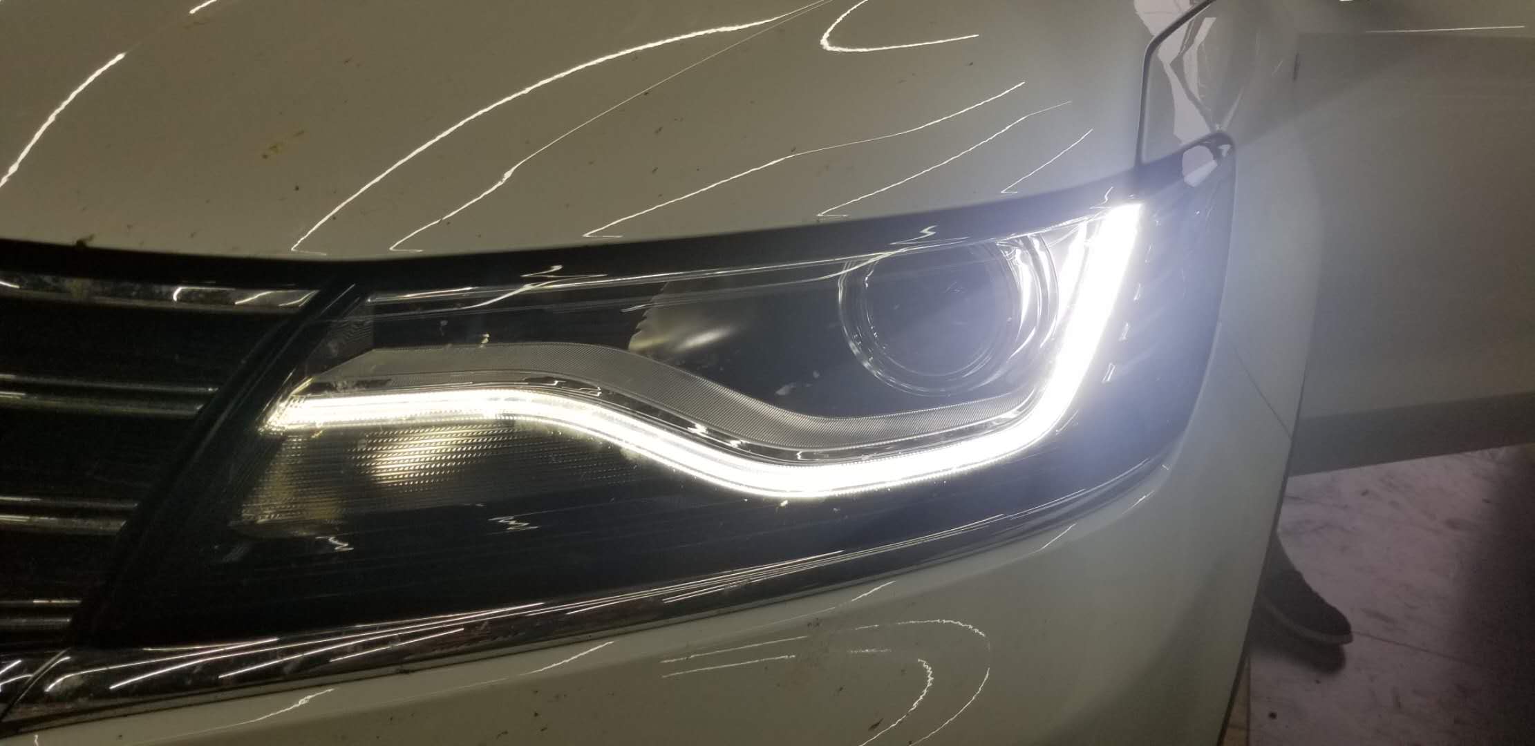 新鄉(xiāng)榮威RX5大燈升級(jí)新鄉(xiāng)大燈改裝