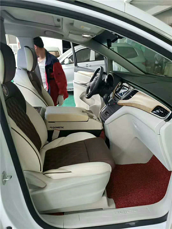 別克商務(wù)車航空座椅改裝