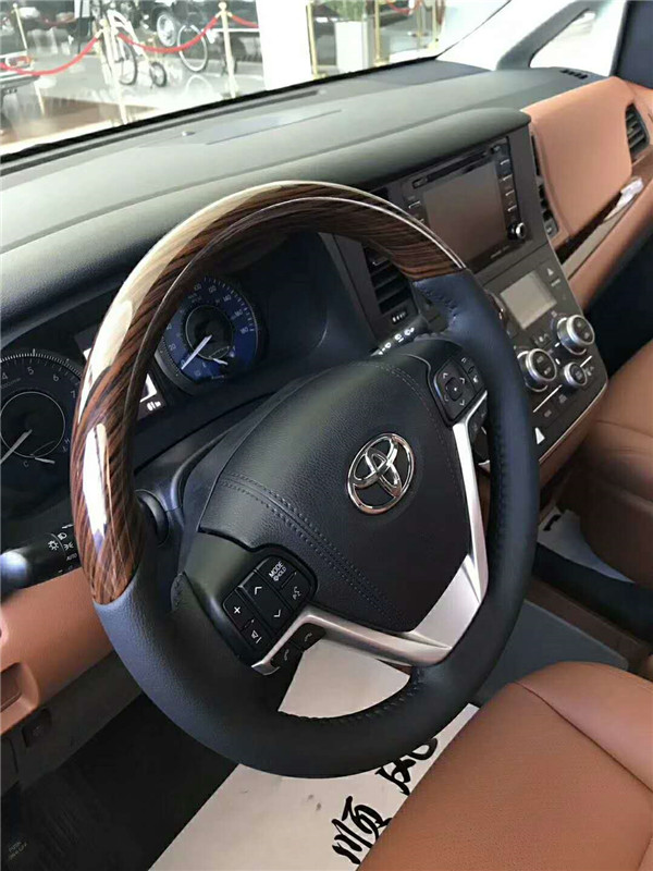 奔馳威霆高頂無隔斷商務車