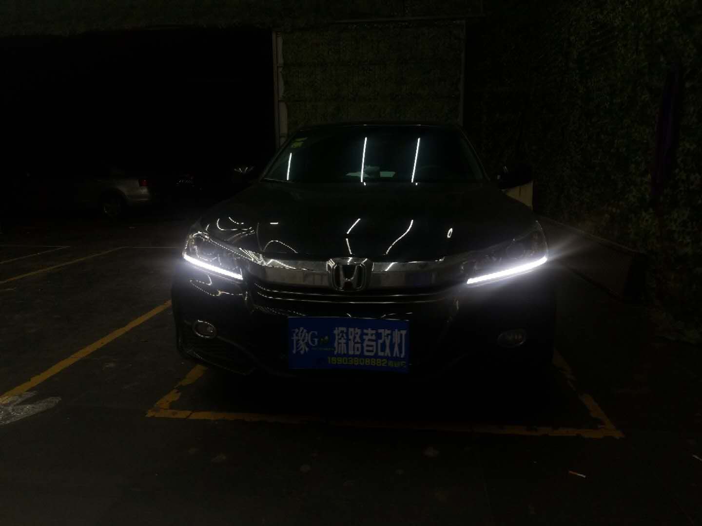 9.5雅閣改裝雙光透鏡氙氣燈新鄉(xiāng)探路者改燈專業(yè)汽車燈光升級(jí)