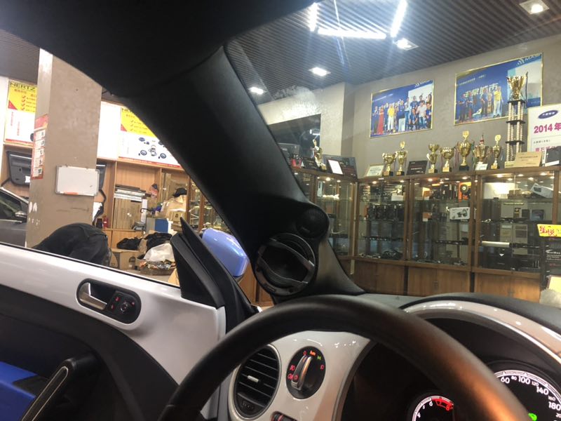 汕頭星悅汽車音響改裝店大眾甲殼蟲升級二門隔音降噪音響改裝意大利赫茲三分頻半主動系統(tǒng)更顯與眾不同